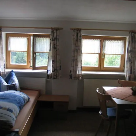 Pensjonat Hubertushaus 3*